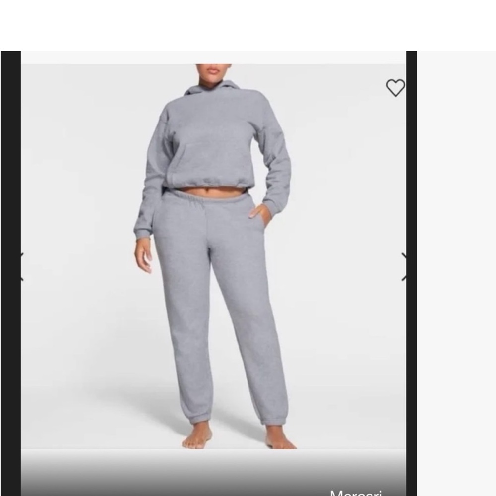 SKIMS Gray Joggers with Pockets- Small